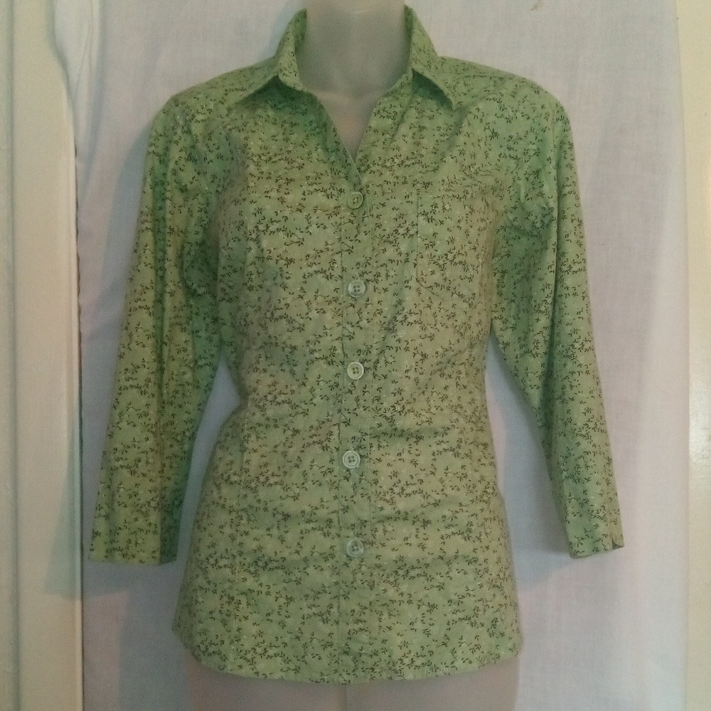 Magellan Green Button Up Blouse